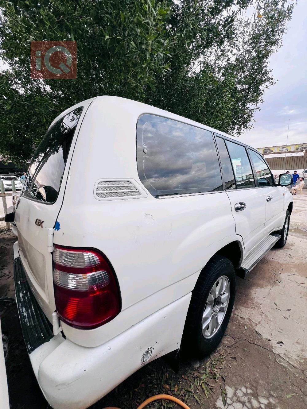 تۆیۆتا لاند کروزەر